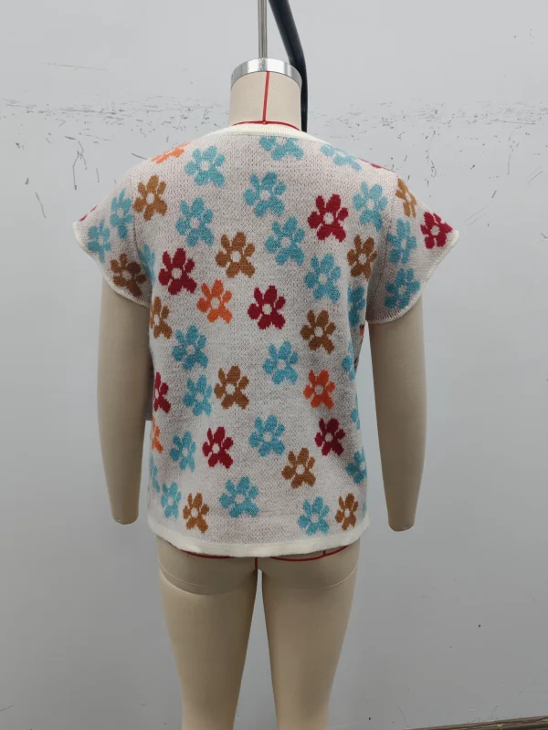 Women's oversized fashionable flower patterned short sleeved sweater - Image 5