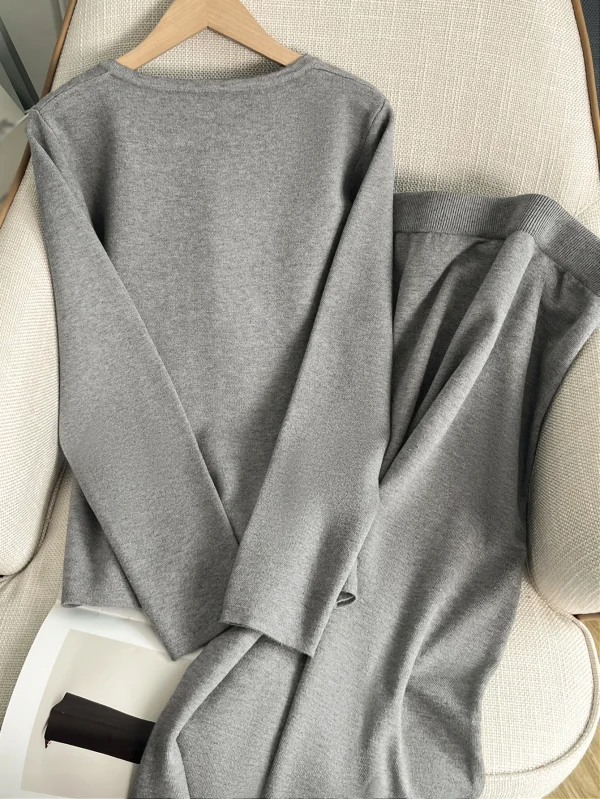 Elegant Autumn Knit Set: Single-breasted Round Neck Long Sleeve Top Solid Color Slim Skirt. 128 Chars - Image 3